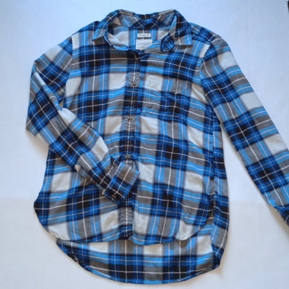 XS American Eagle Outfitters Blue and White Plaid Boyfriend Fit Flannel Shirt